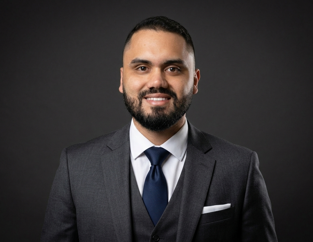 Werick Trader — educador de mercado futuro americano em terno escuro